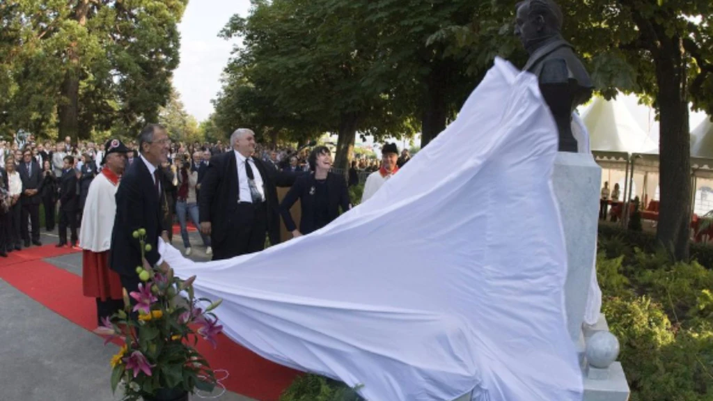Bust of Kapodístrias inaugurated in Ouchy with Federal Councillor Micheline Calmy-Rey and her Russian counterpart Sergueï Lavrov in attendance, 29.09.2009. 
